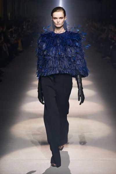Look 36